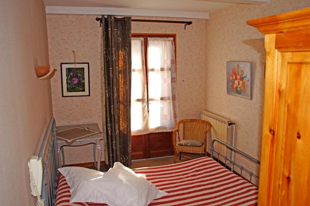 Le Relais Des Vaudois Hotel Freissinieres Habitación foto